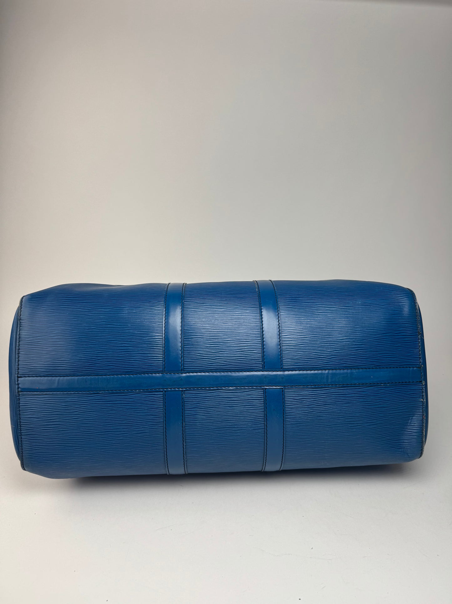 Sac de sport vintage Louis Vuitton en cuir EPI bleu