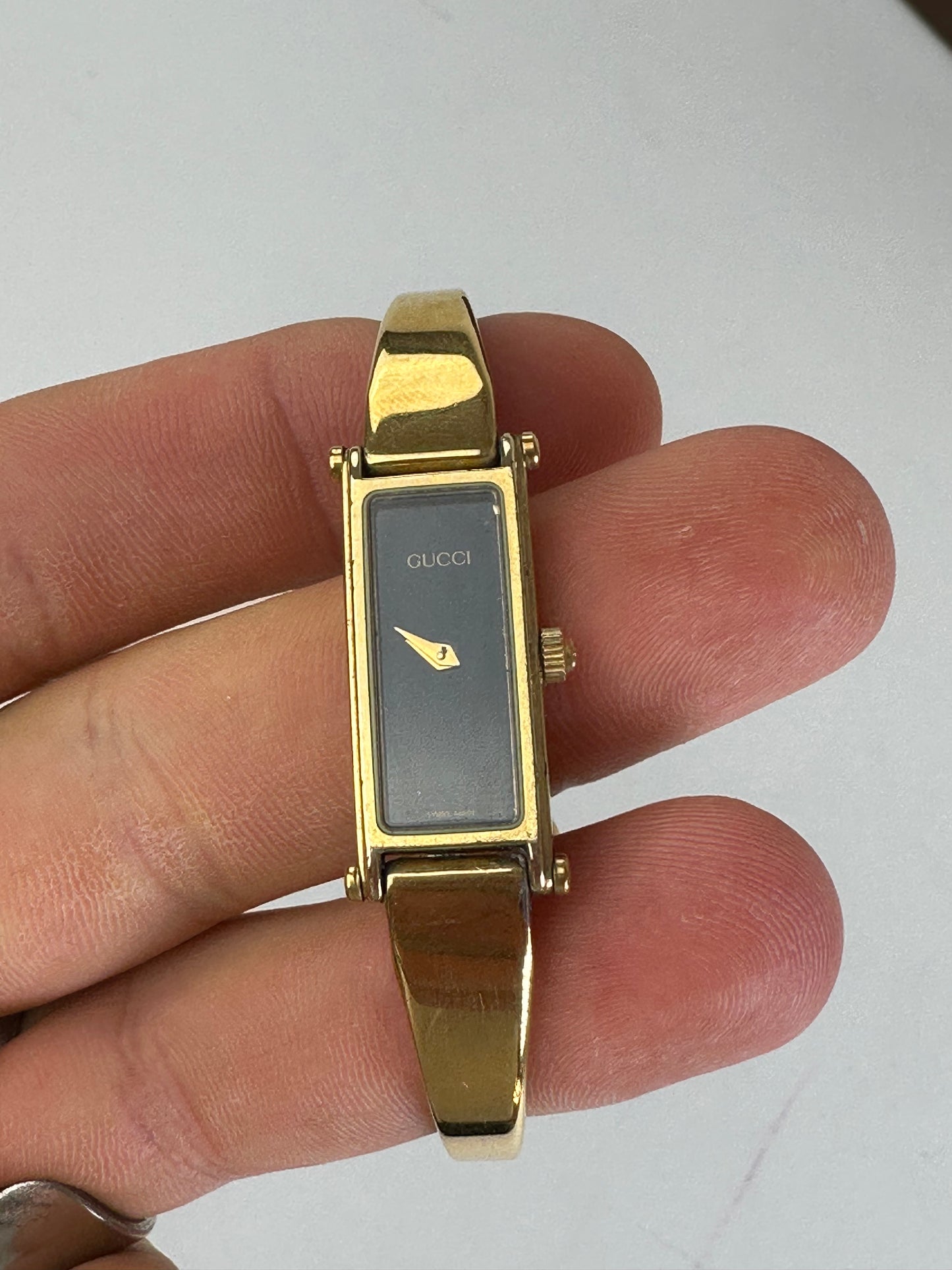 Vintage Gucci Gold-Tone Bangle Ladies Watch Model 1500L