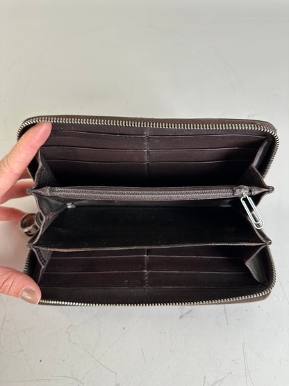 Vintage Gucci GG Embossed Leather Zip Wallet Brown