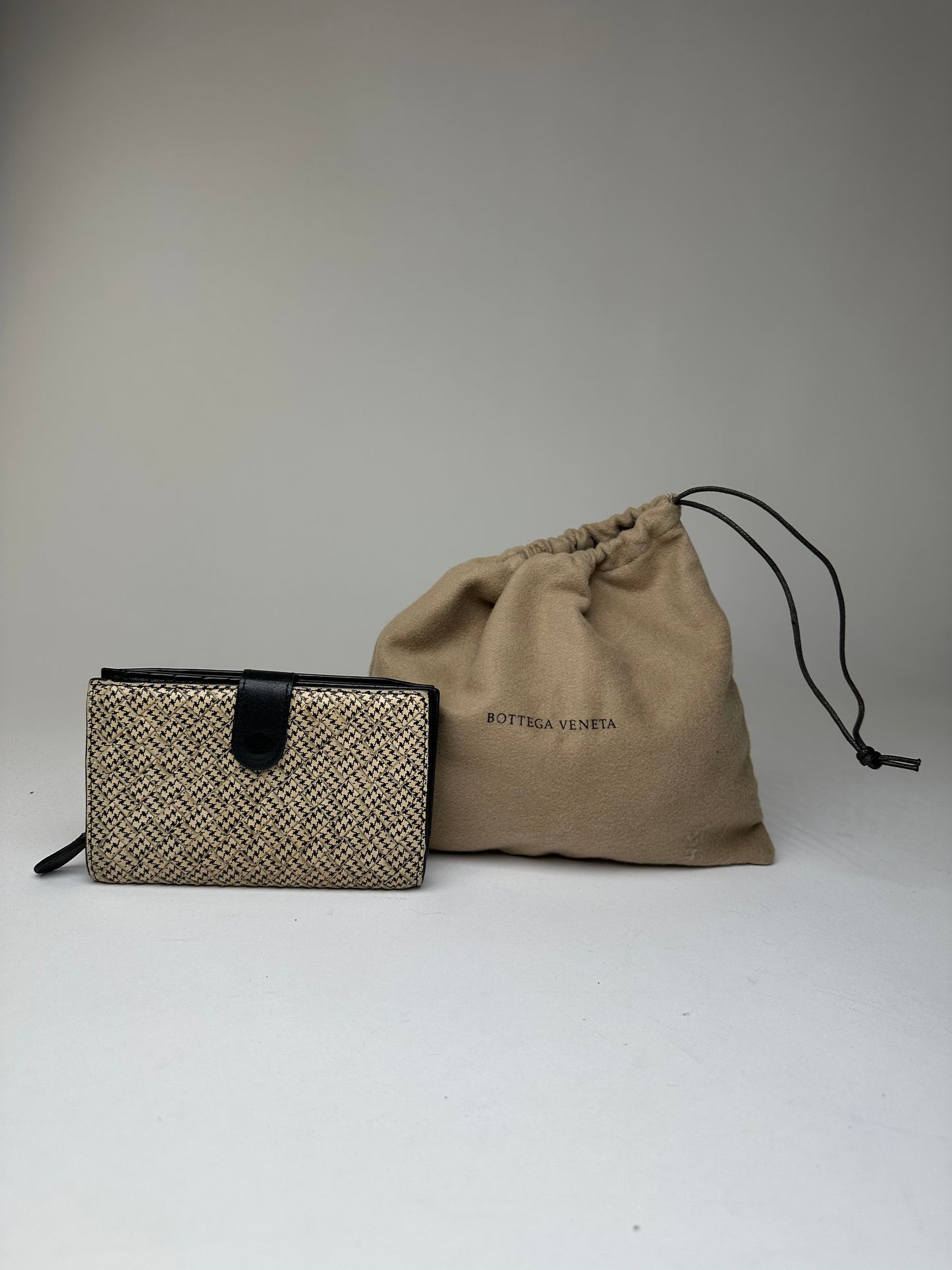 Vintage Bottega Veneta Woven Raffia Bifold Wallet Natural