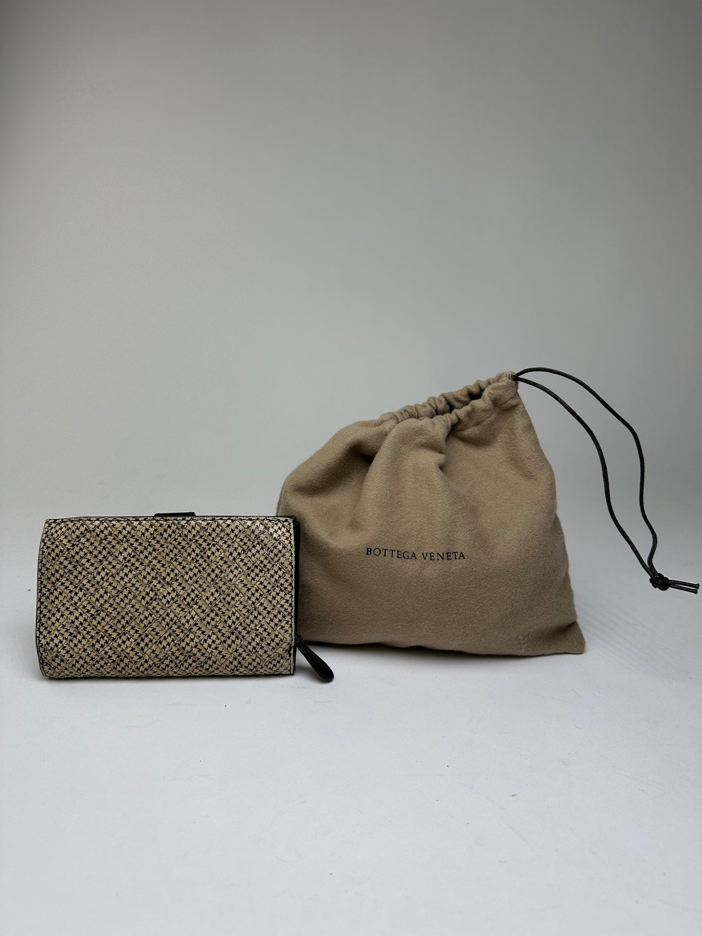 Vintage Bottega Veneta Woven Raffia Bifold Wallet Natural