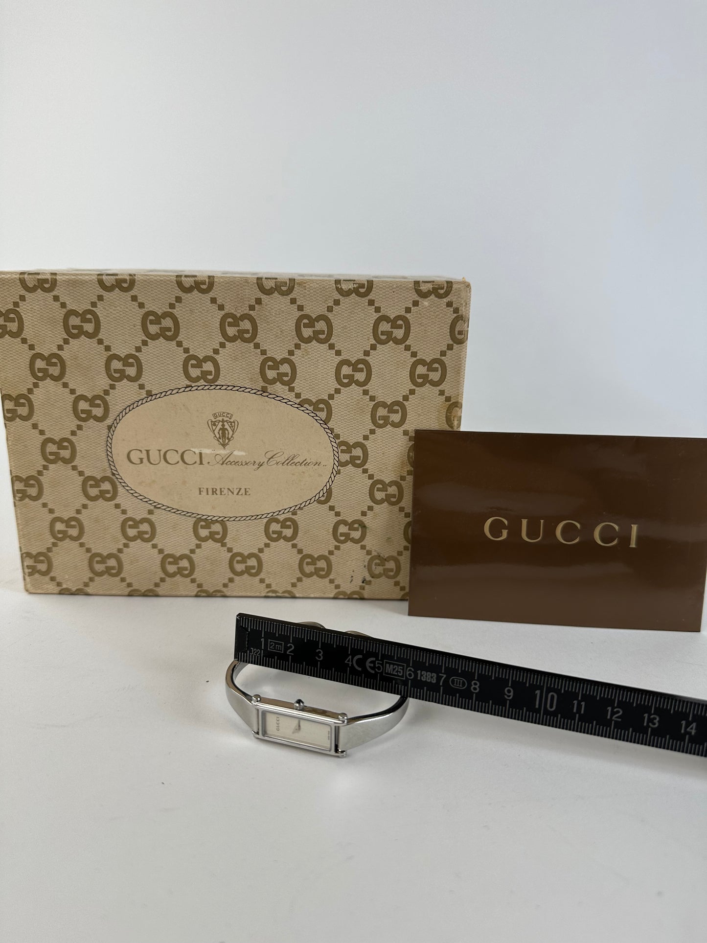 Vintage Gucci Silver-Tone Bangle Ladies Watch Model 1500L