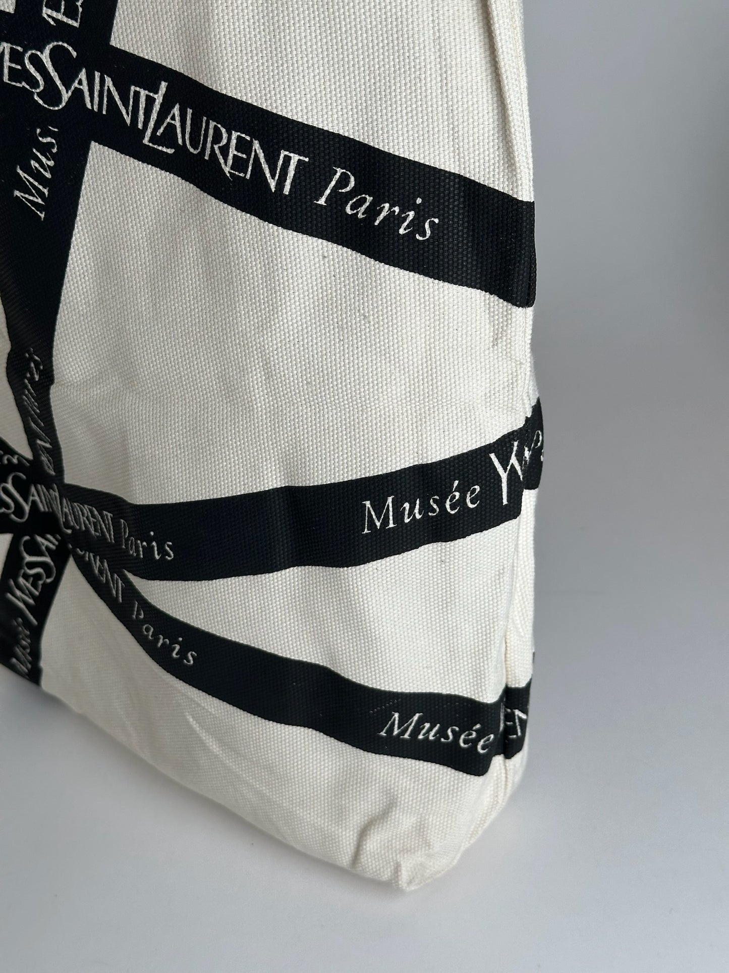Vintage Yves Saint Laurent Shopper black white