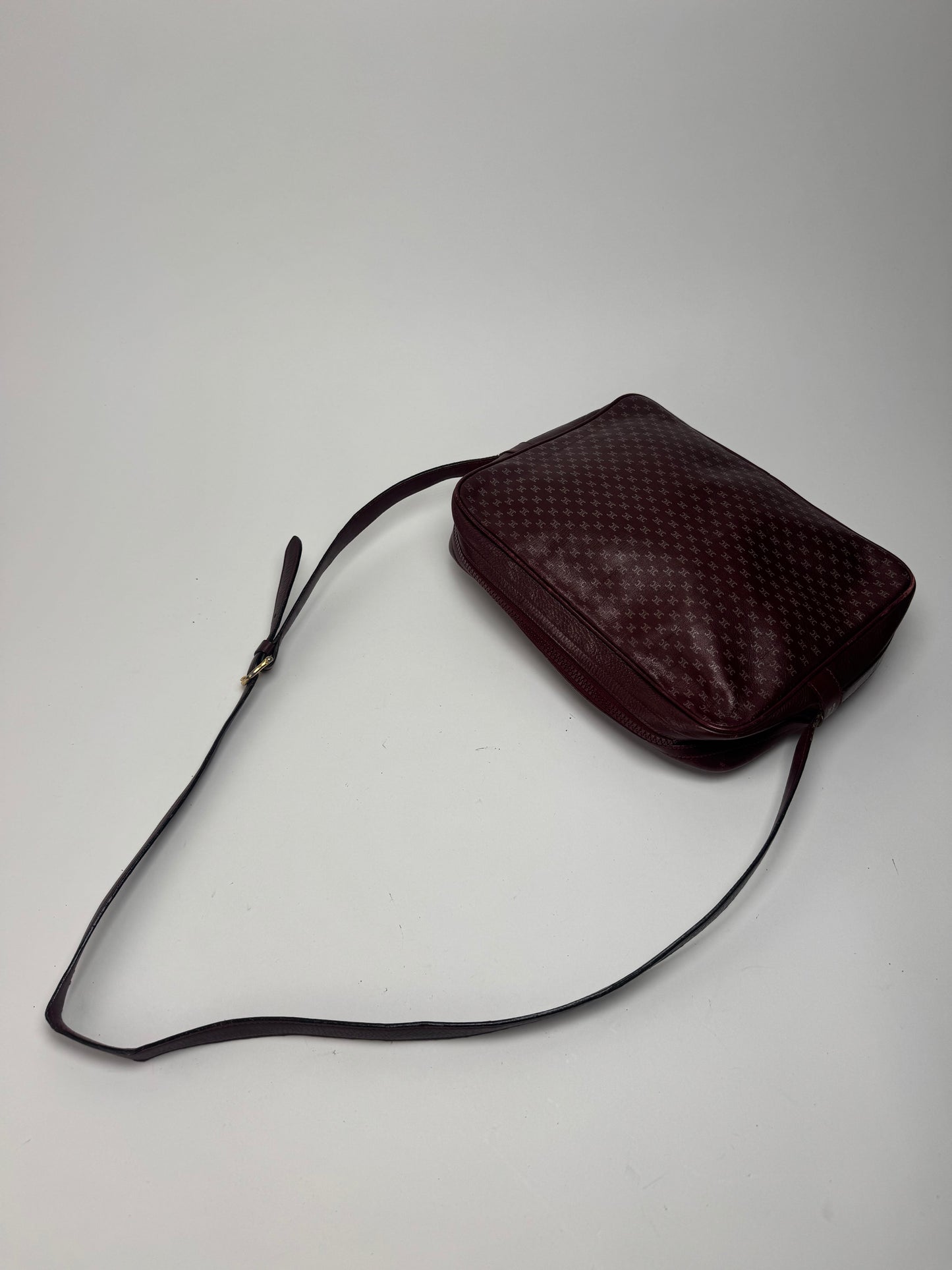 Sac vintage en cuir monogramme Céline Triomphe violet