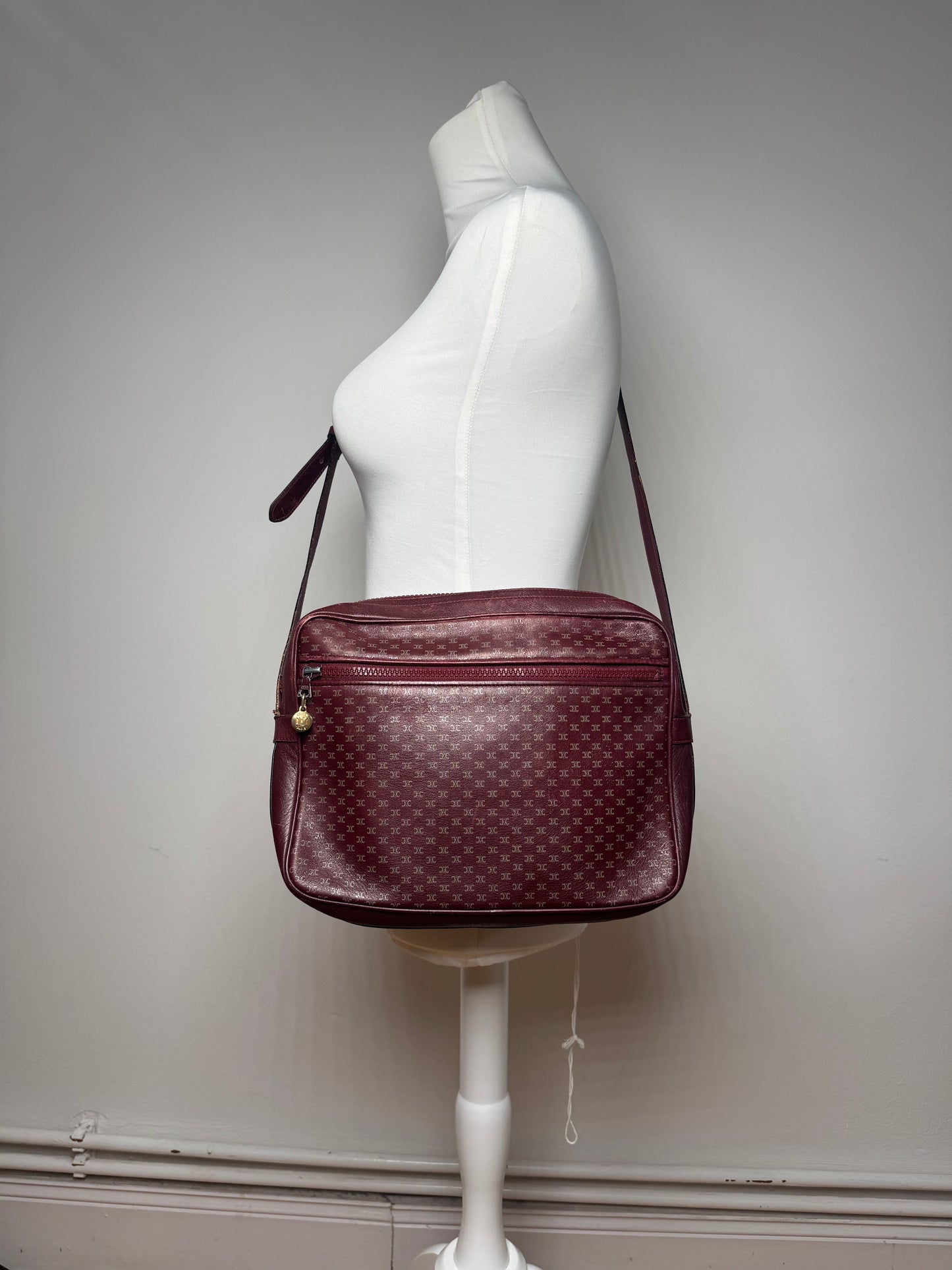 Sac vintage en cuir monogramme Céline Triomphe violet