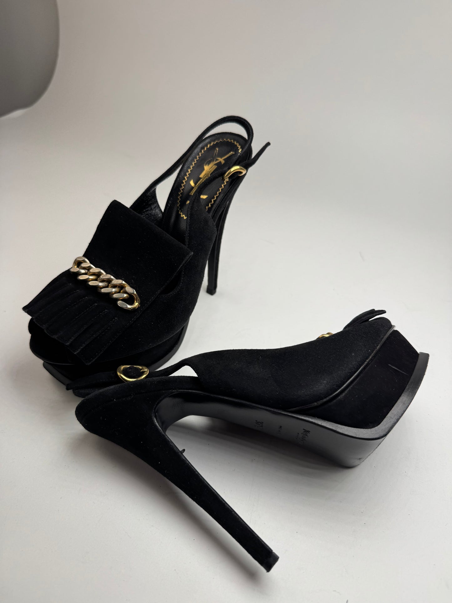 Vintage Yves Saint Laurent Suede pumps