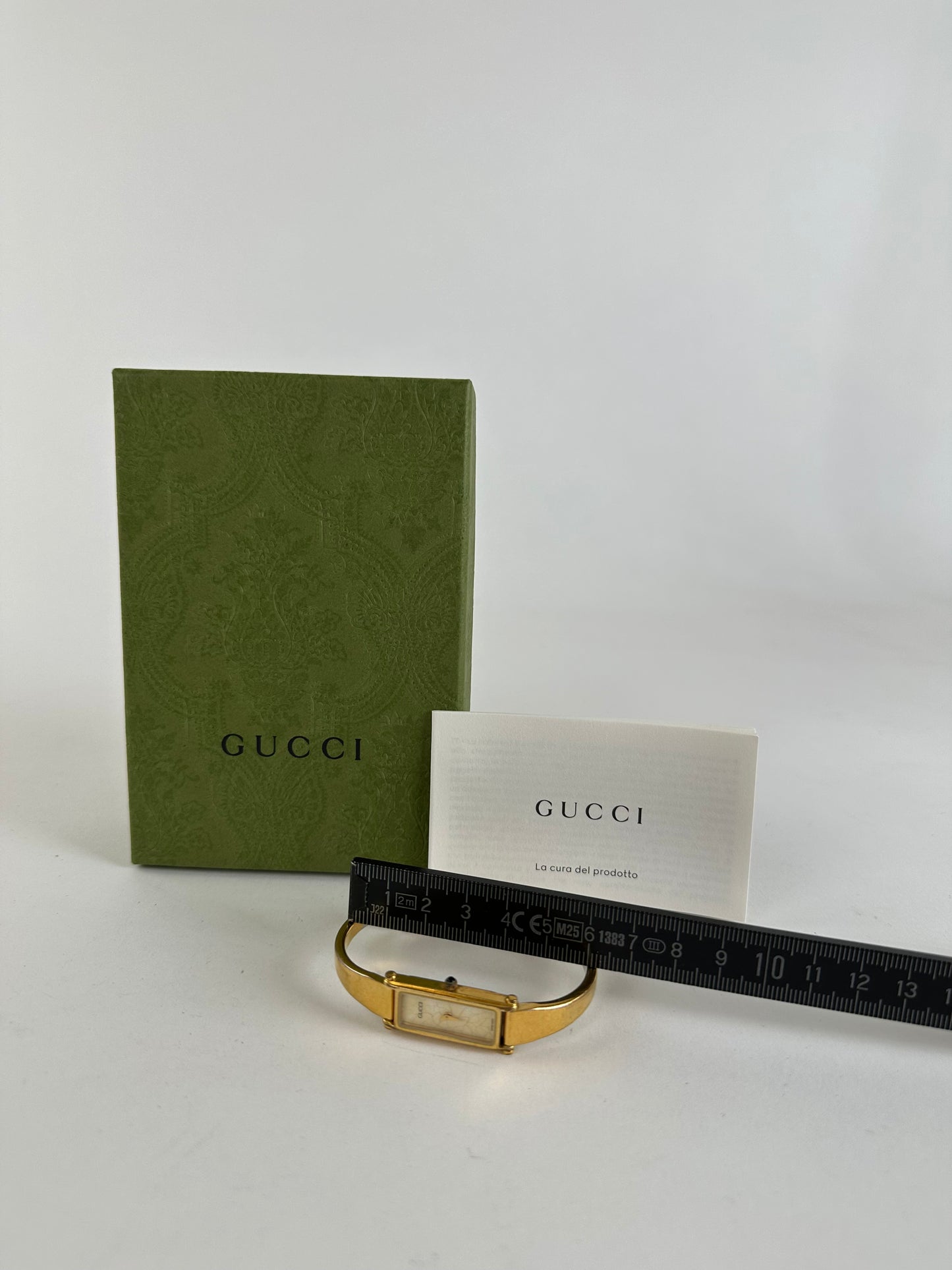 Vintage Gucci Gold-Tone Bangle Ladies Watch Model 1500L