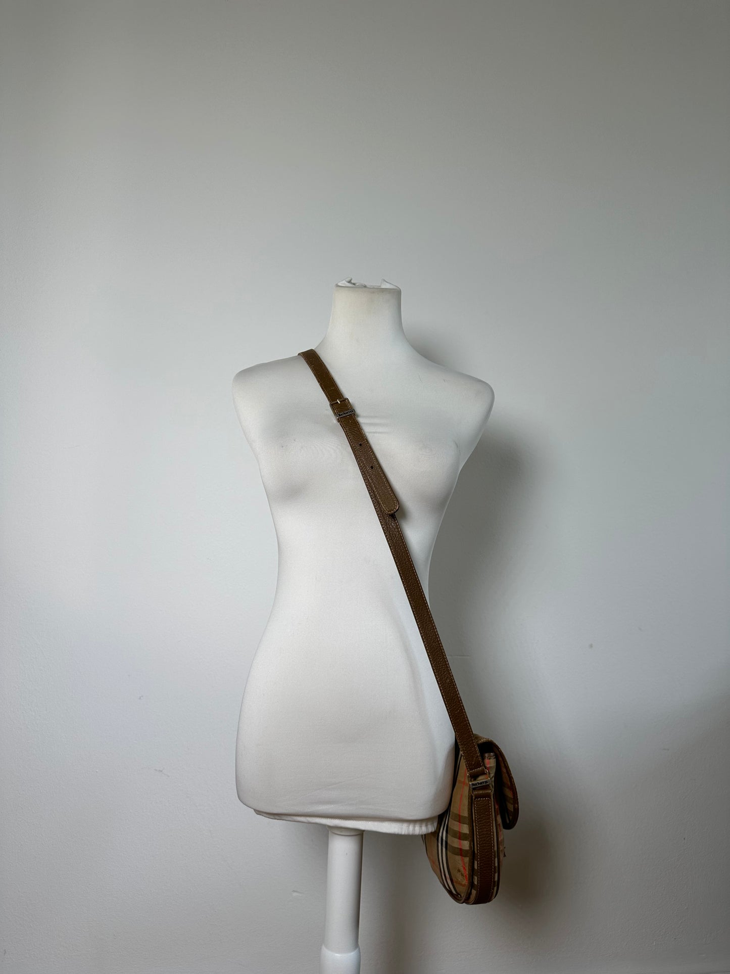 Vintage Burberry Check Canvas Shoulder Bag Beige Brown Red