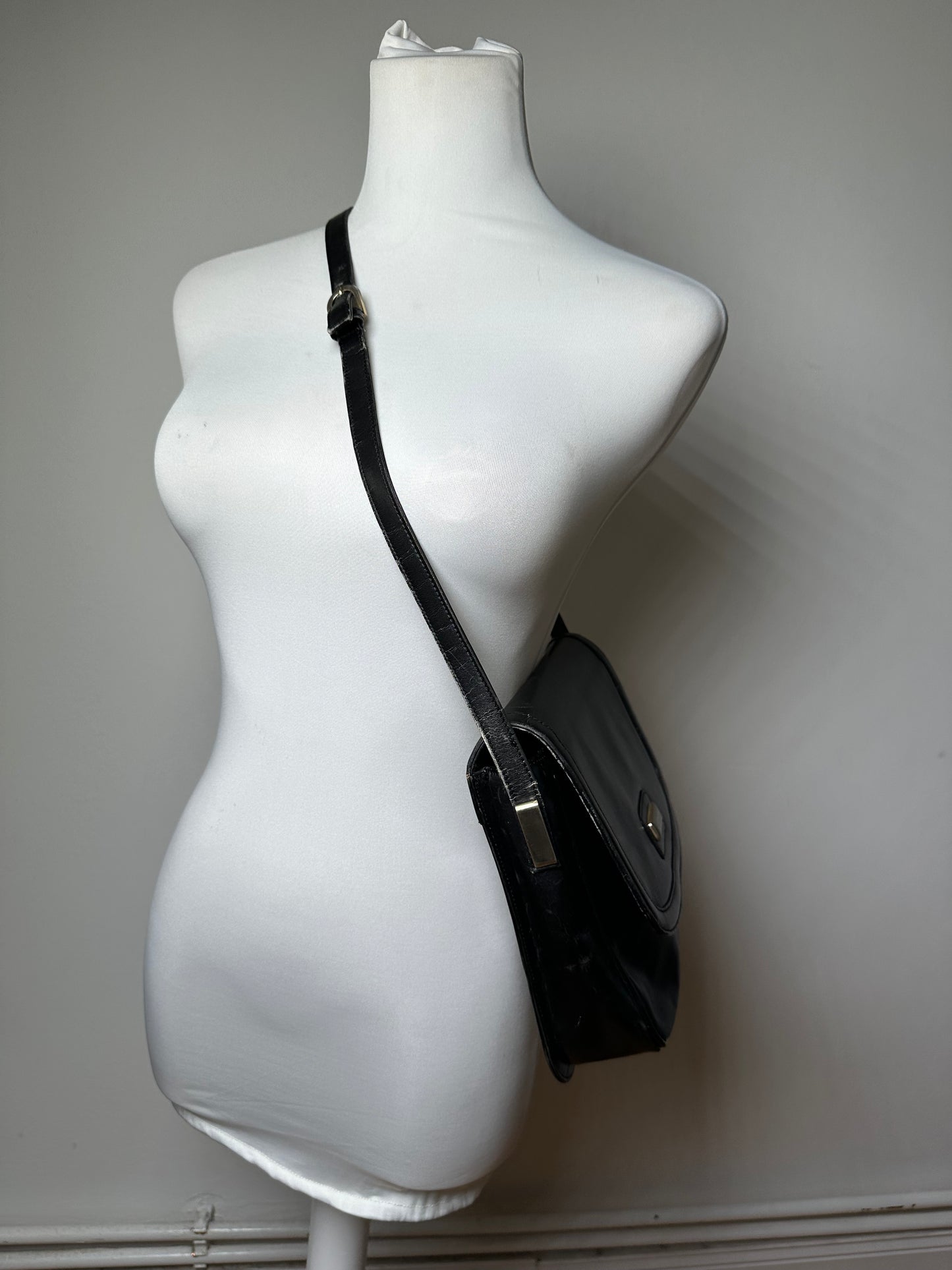 Vintage Givenchy Structured Leather Shoulder Bag Black Gold