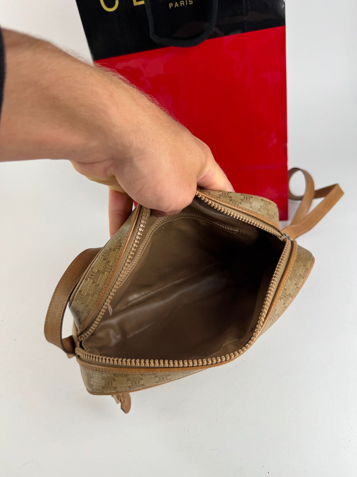 Sac Triomphe vintage en cuir monogramme Céline beige