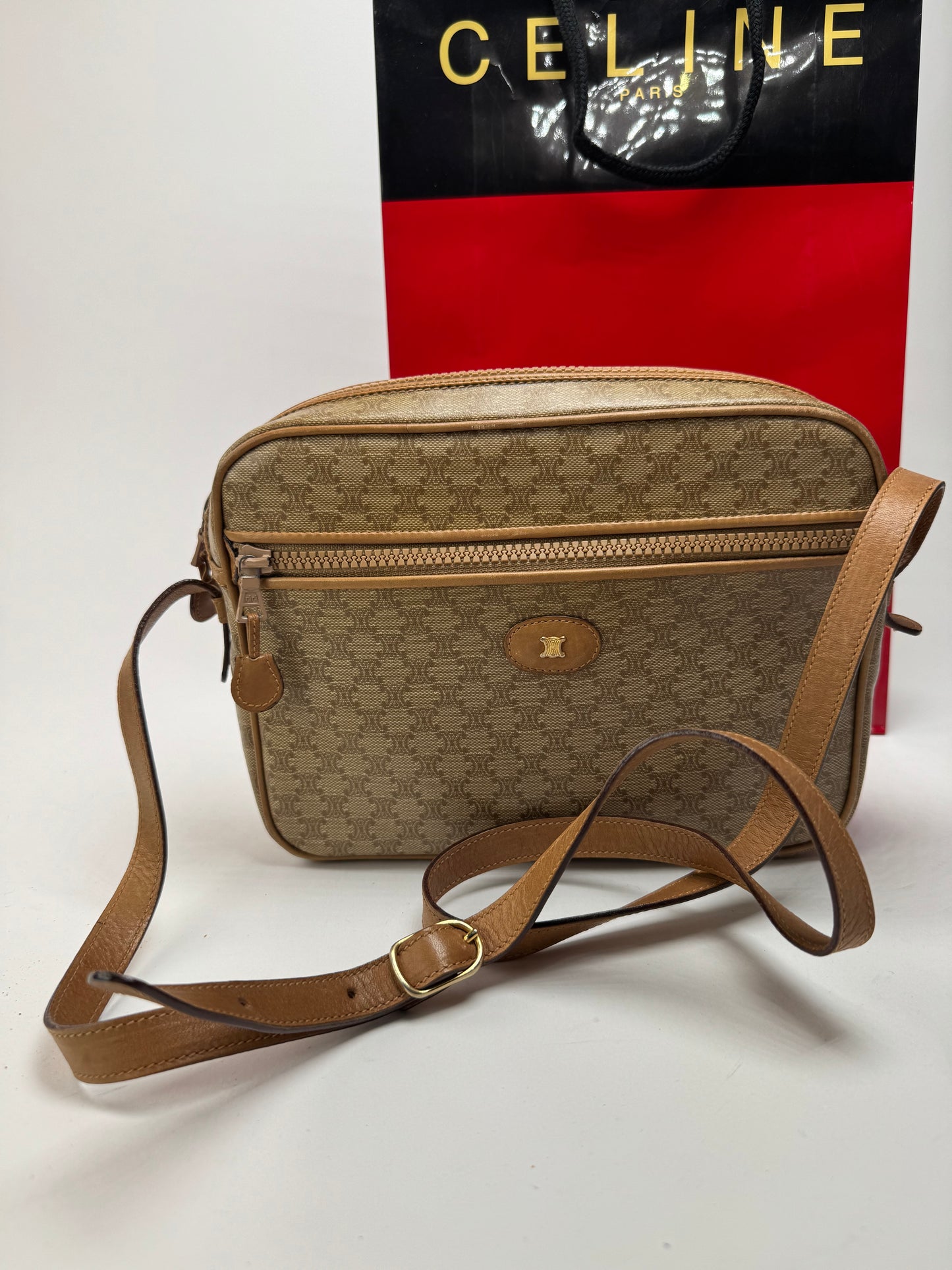 Sac Triomphe vintage en cuir monogramme Céline beige