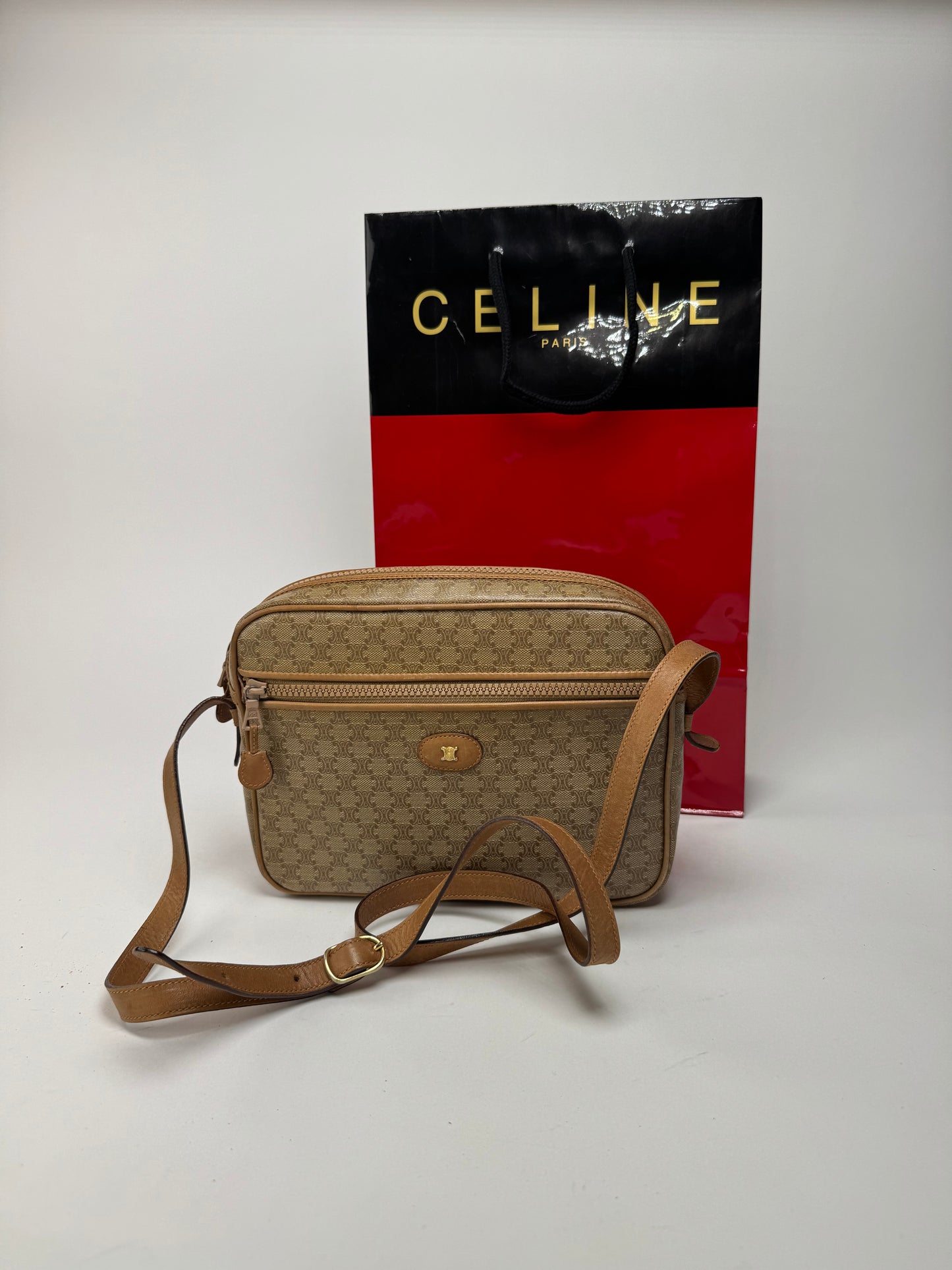 Sac Triomphe vintage en cuir monogramme Céline beige