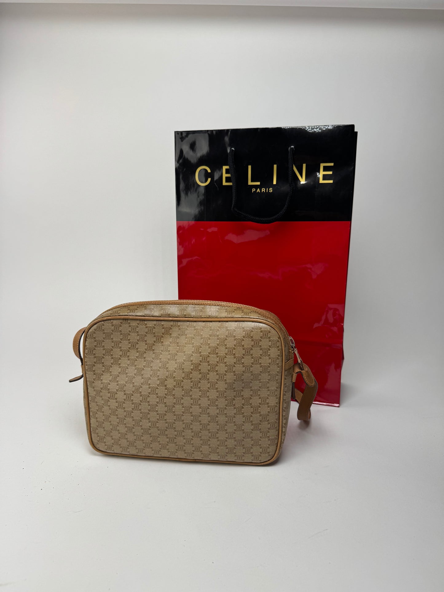 Sac Triomphe vintage en cuir monogramme Céline beige