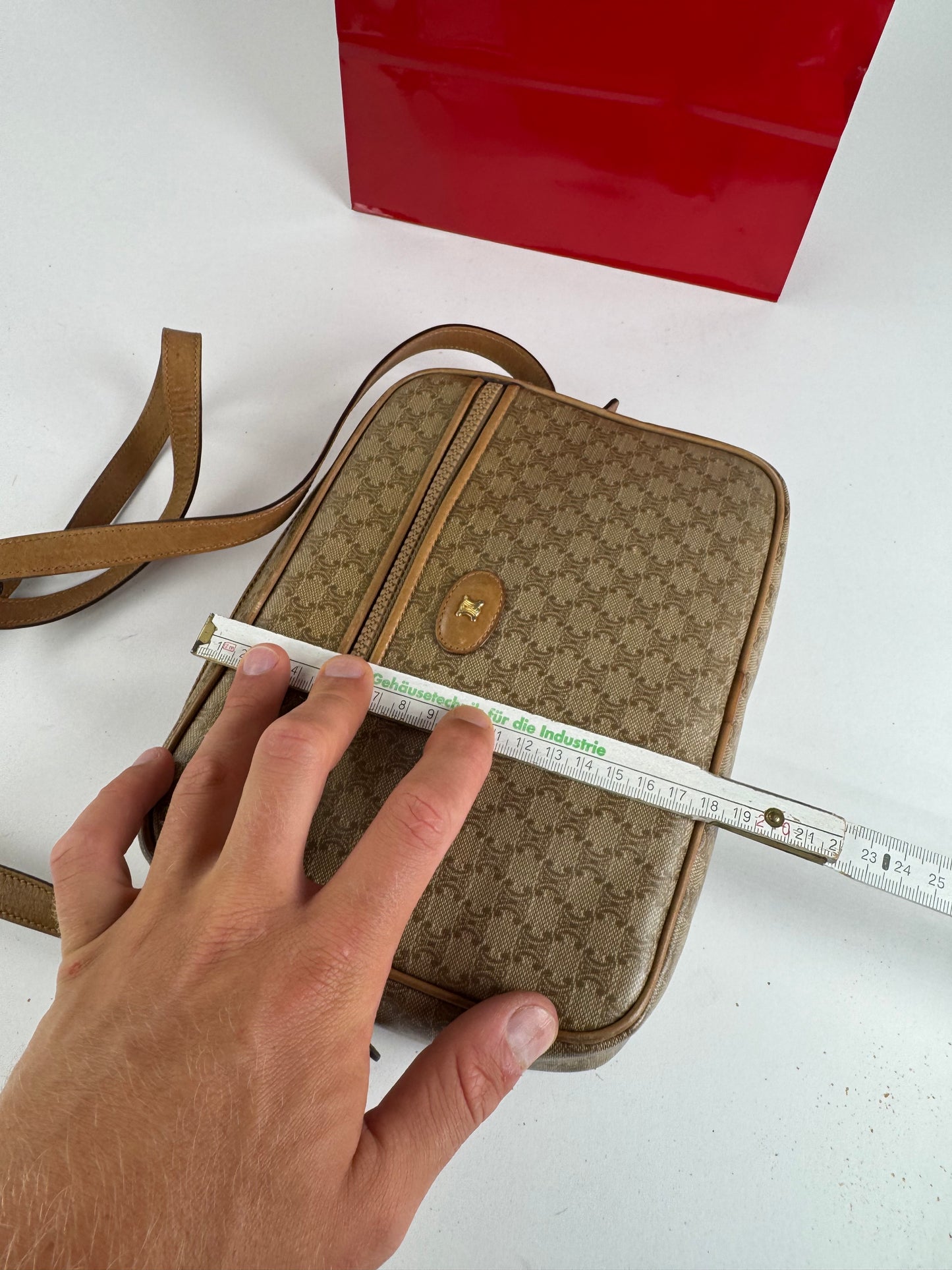 Sac Triomphe vintage en cuir monogramme Céline beige