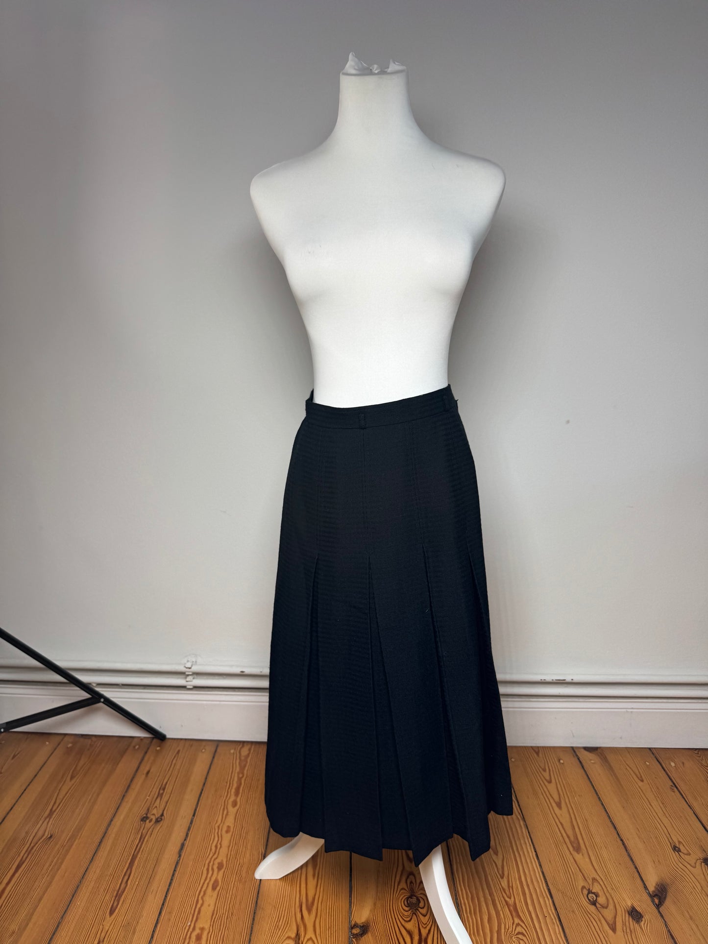 Jupe en laine Dior vintage noire M