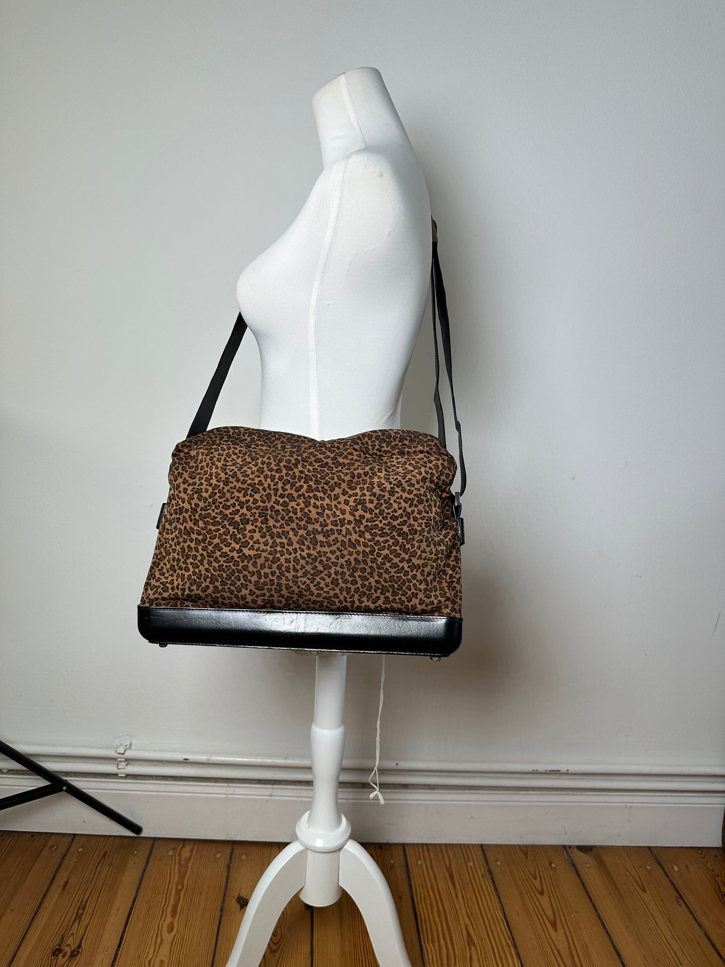 Vintage Bottega Veneta Leopard Suede Shoulder Bag Tan