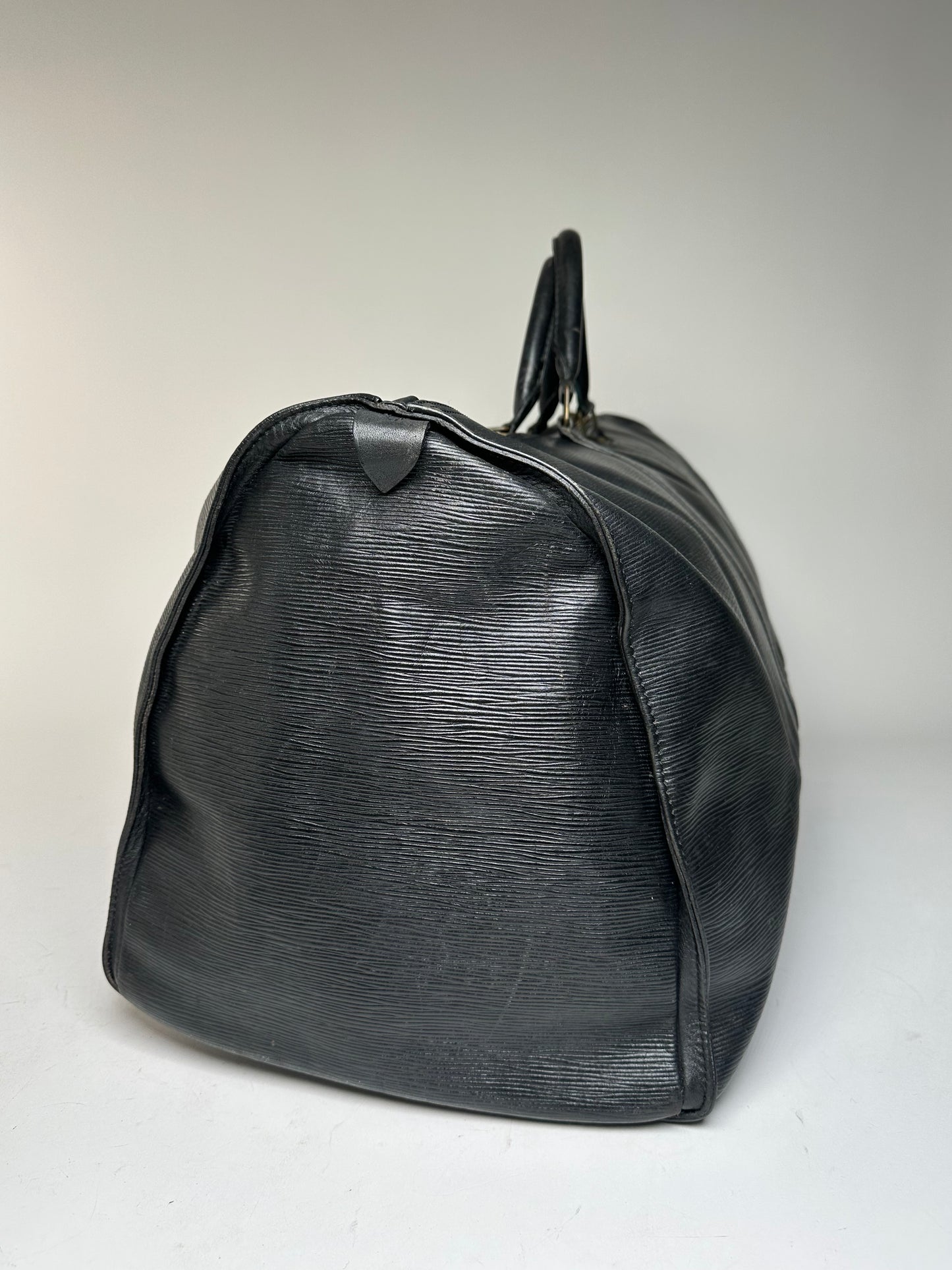 Vintage Louis Vuitton EPI Leather 60 Keepball Black