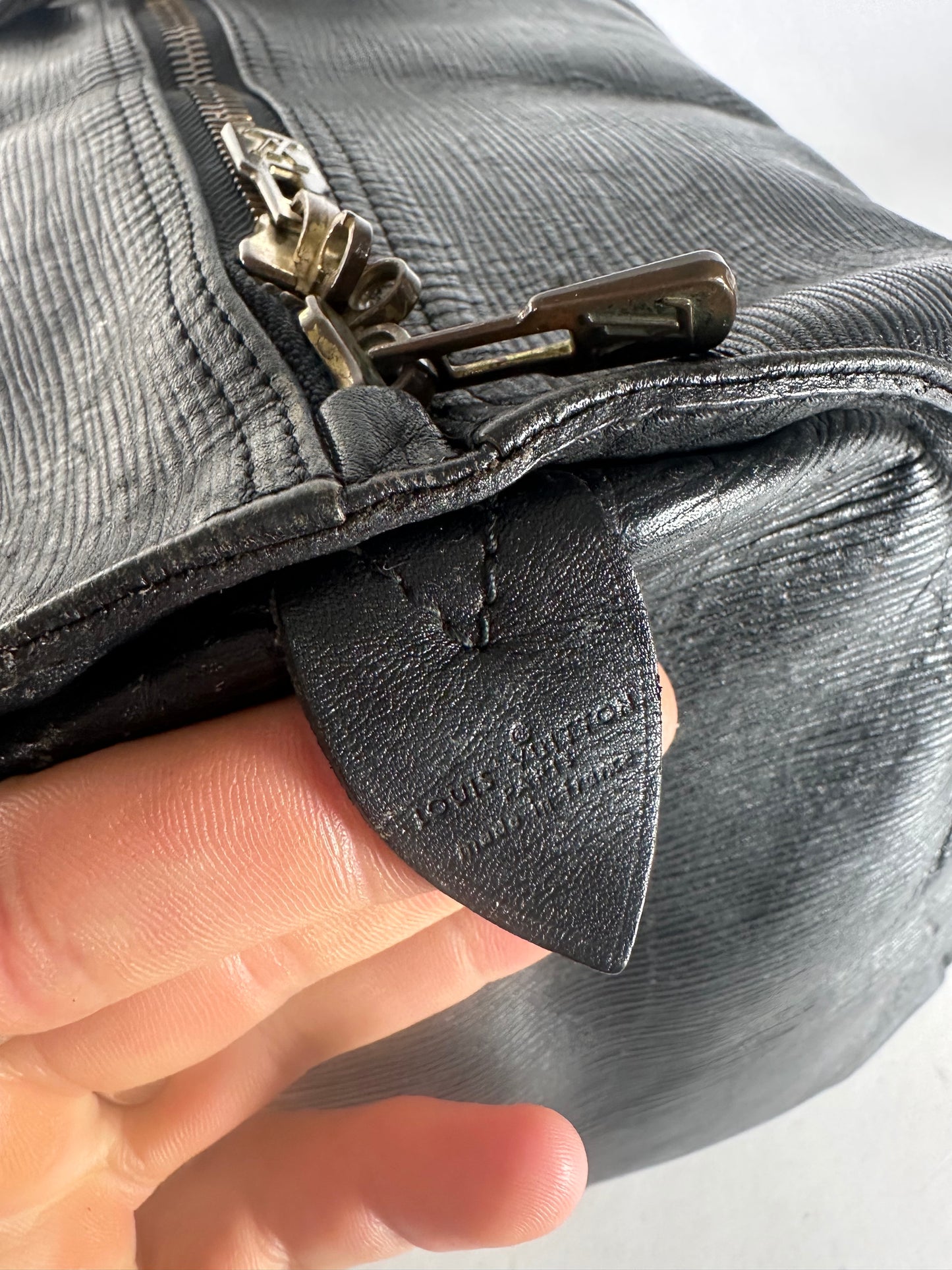 Vintage Louis Vuitton EPI Leather 60 Keepball Black