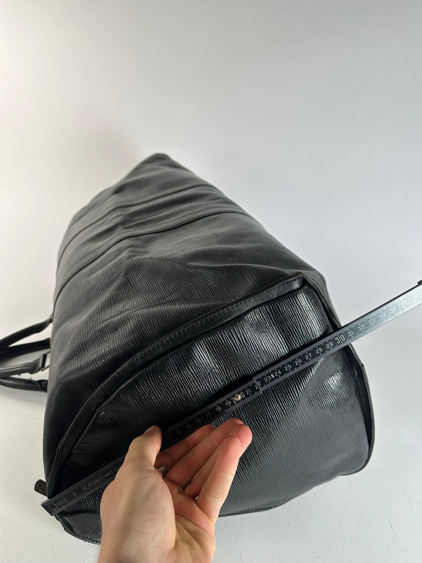 Vintage Louis Vuitton EPI Leather 60 Keepball Black