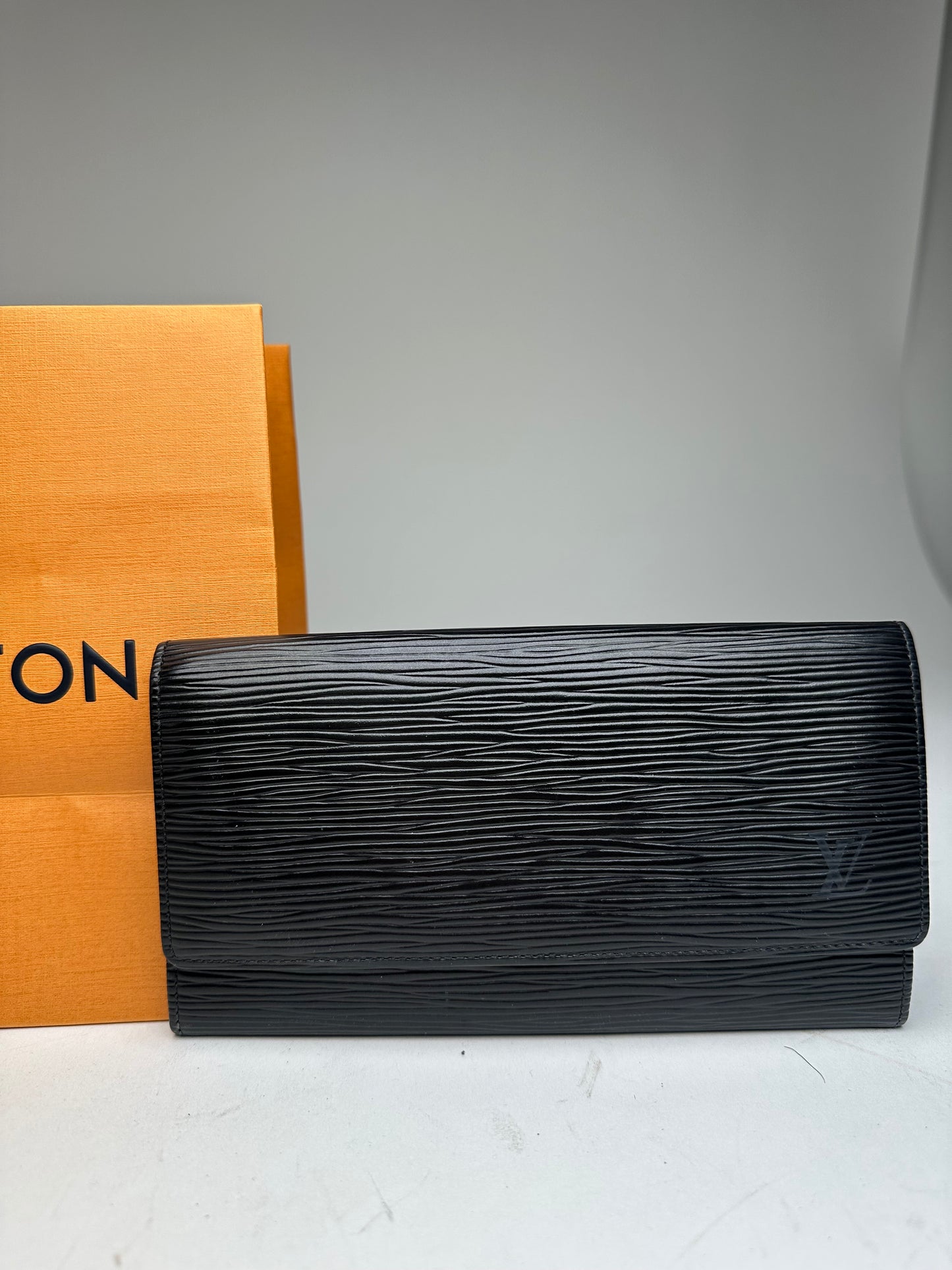 Vintage Louis Vuitton EPI Leather ID Holder Wallet Black