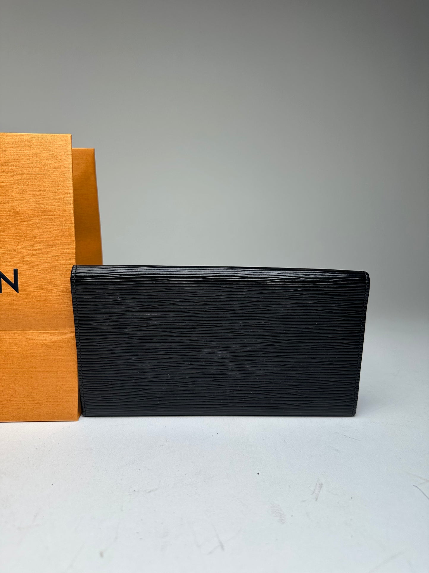 Vintage Louis Vuitton EPI Leather ID Holder Wallet Black
