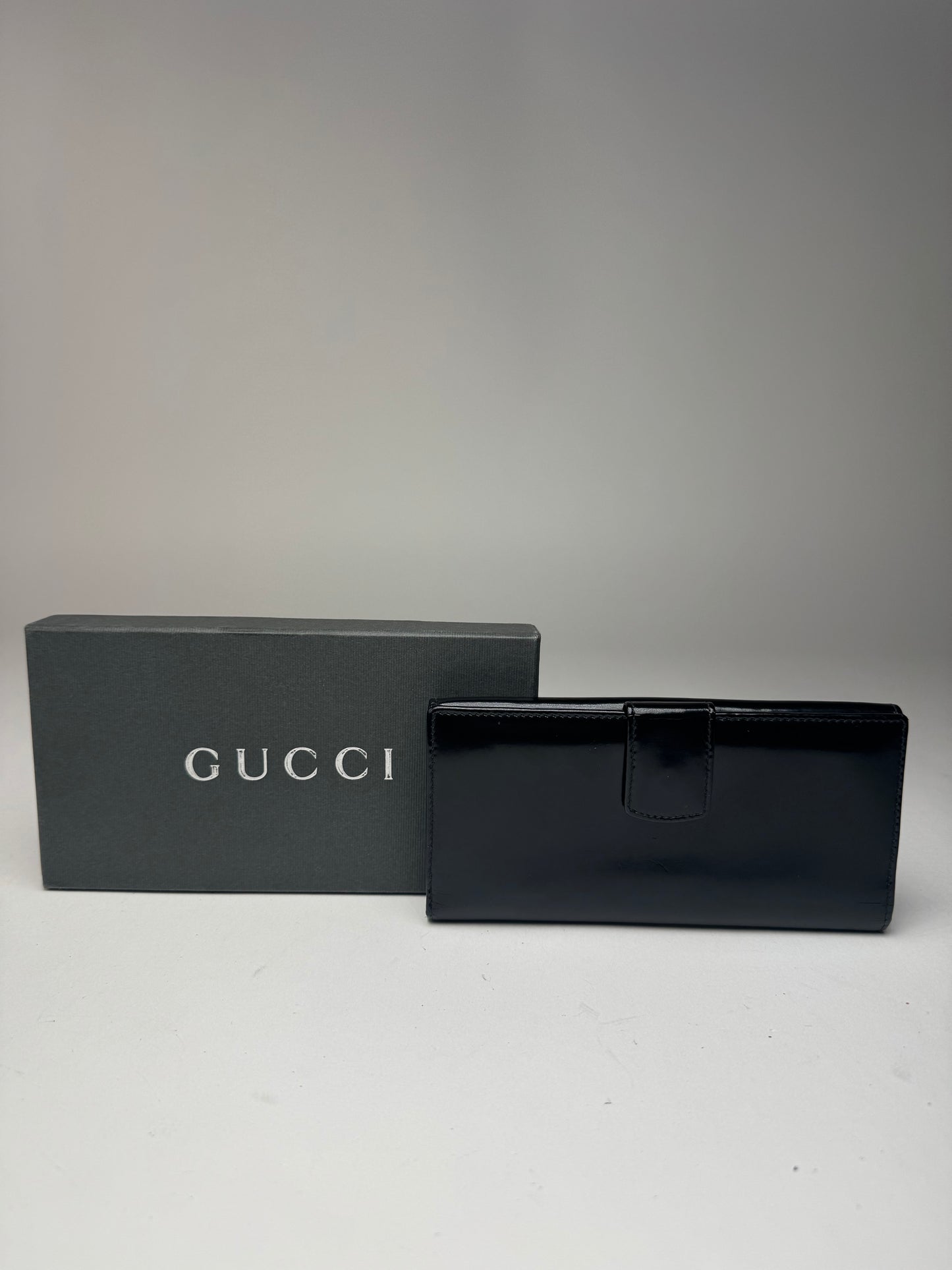 Vintage Gucci patent leather wallet black