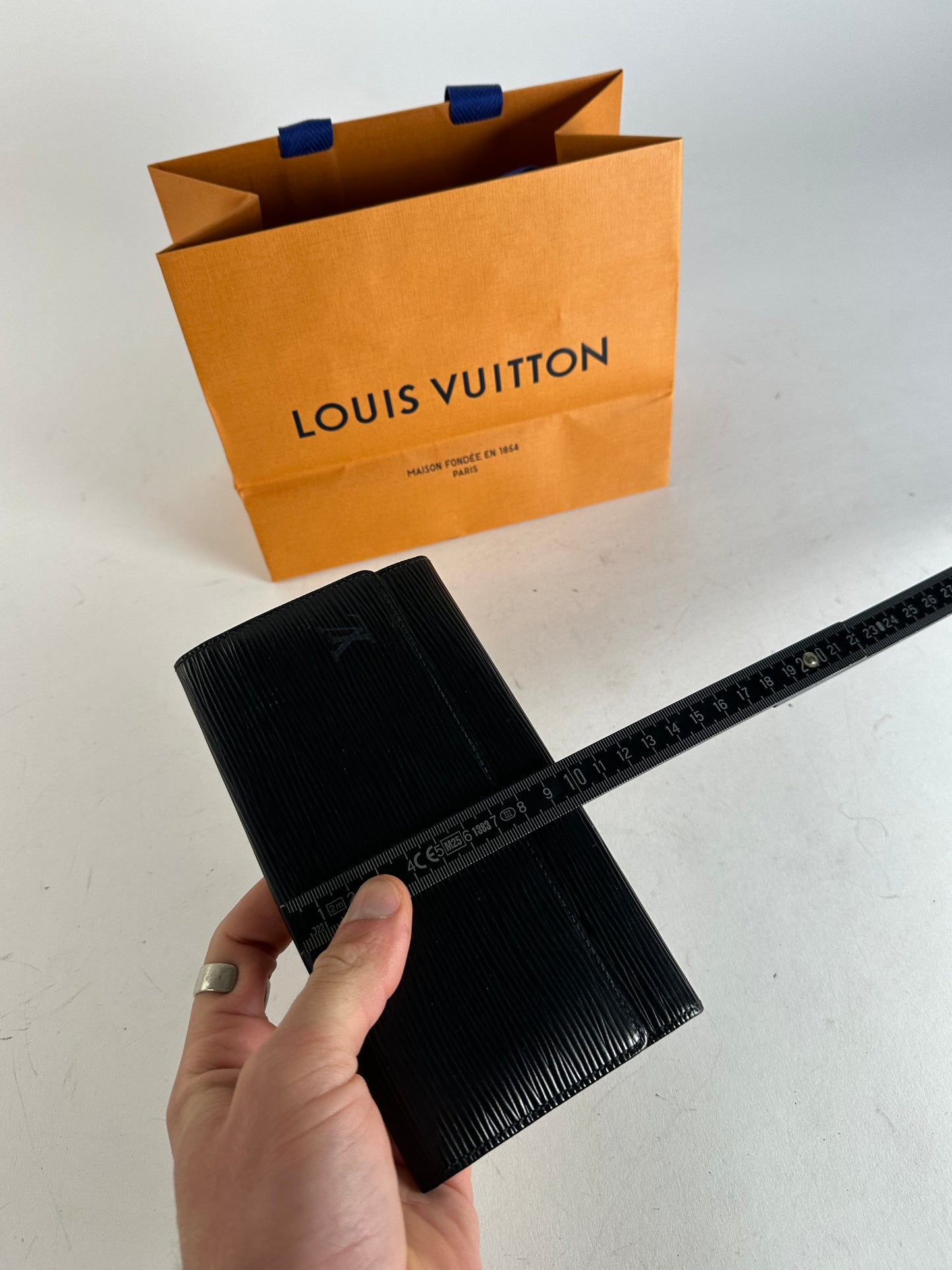 Vintage Louis Vuitton EPI Leather ID Holder Wallet Black