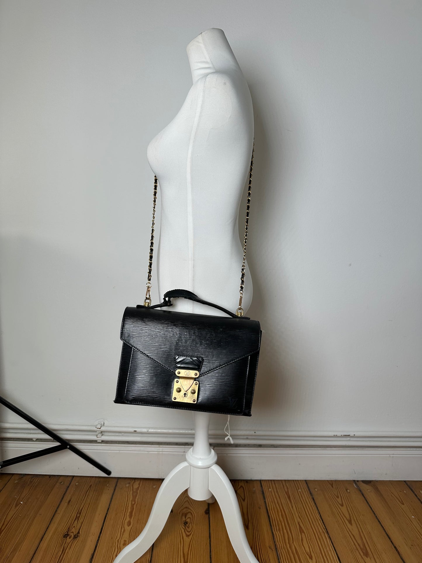 Vintage Louis Vuitton Epi Leather Flap Bag Black