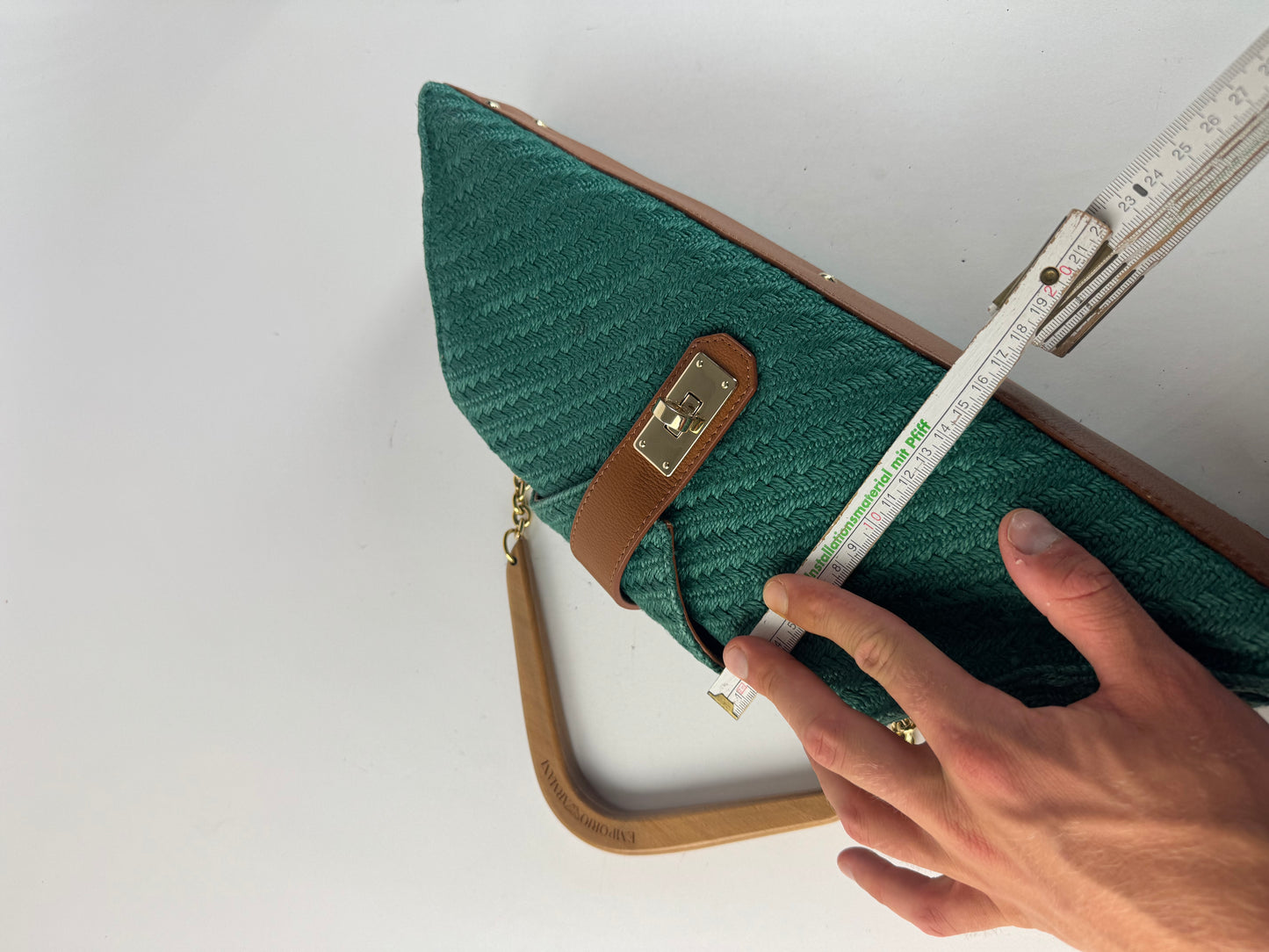 Sac à main vintage Giorgio Armani en cuir, laine et bois, vert, marron et doré