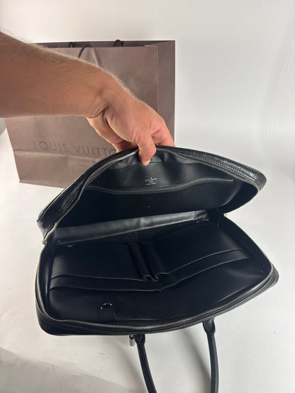 Sac vintage Louis Vuitton EPI en cuir noir