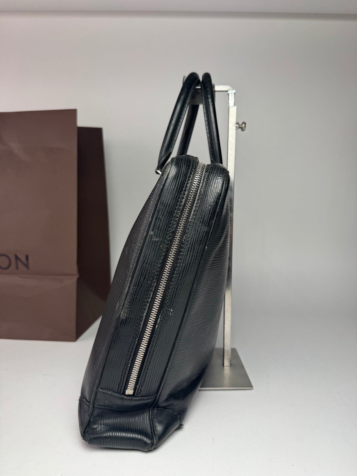 Sac vintage Louis Vuitton EPI en cuir noir
