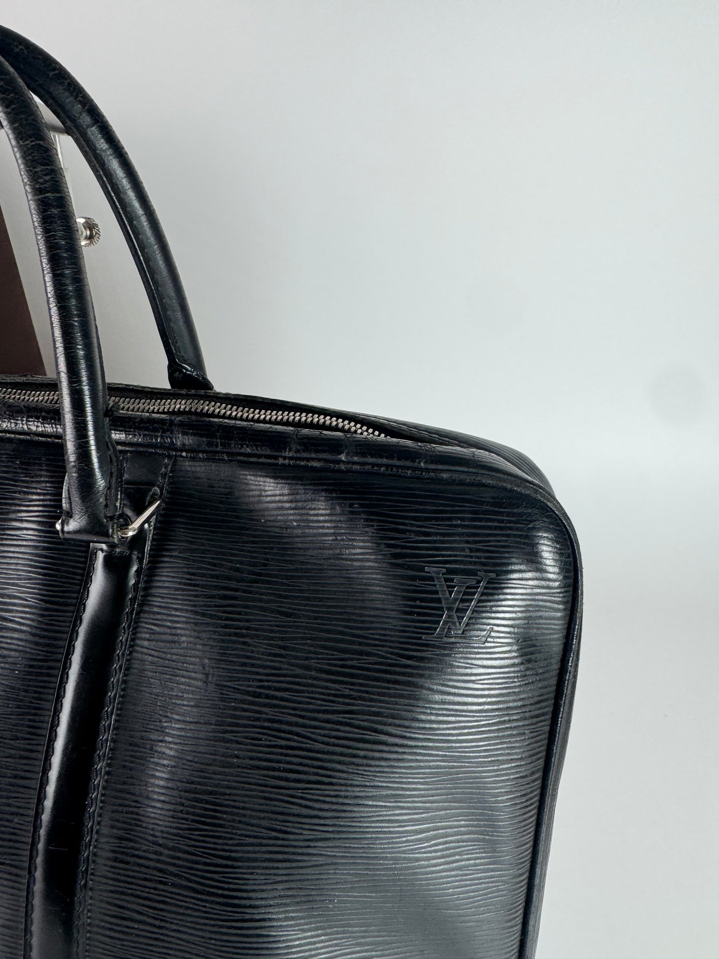 Sac vintage Louis Vuitton EPI en cuir noir