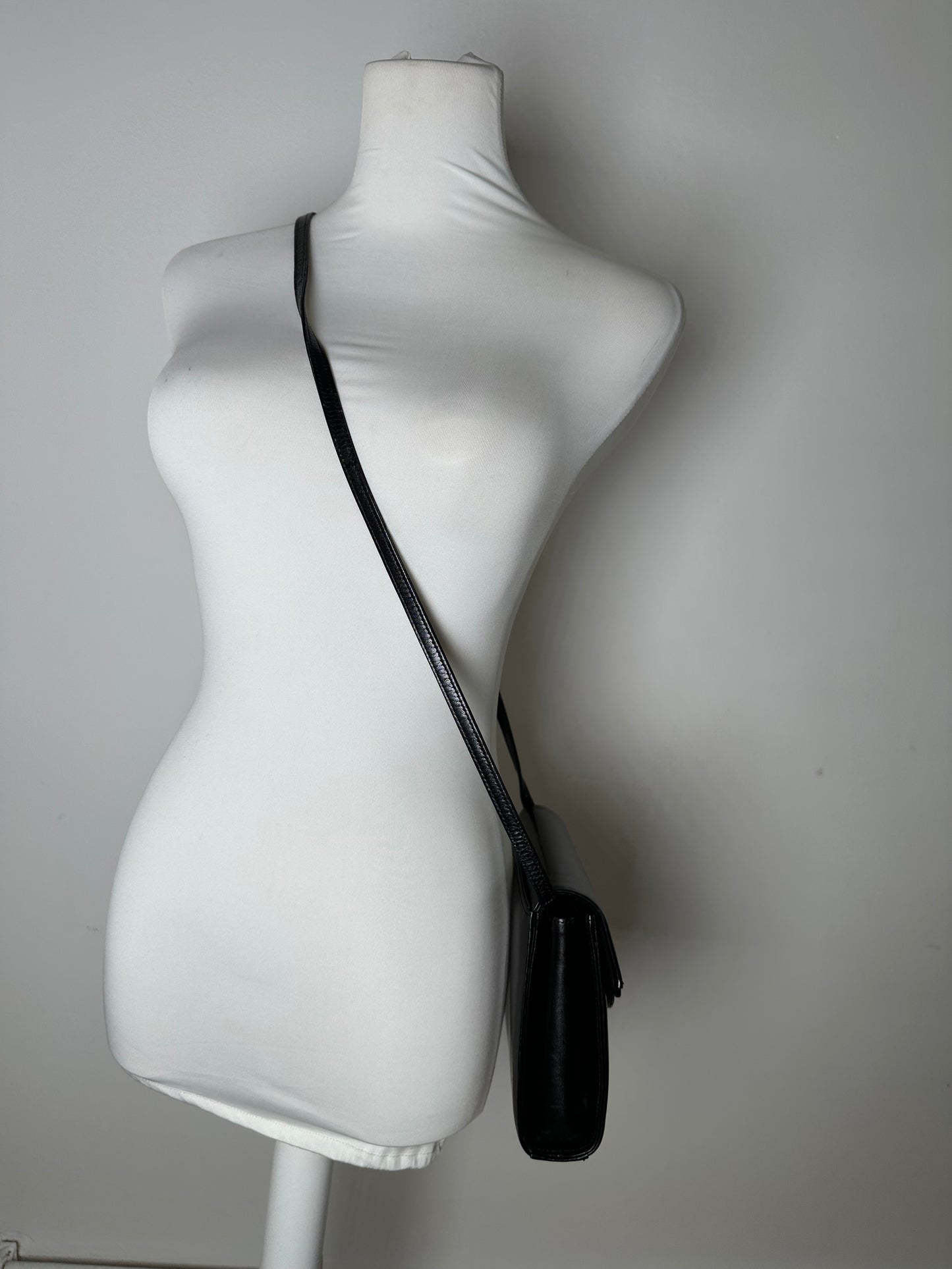 Vintage Givenchy Paris Flap Shoulder Bag Black Leather 4G Logo