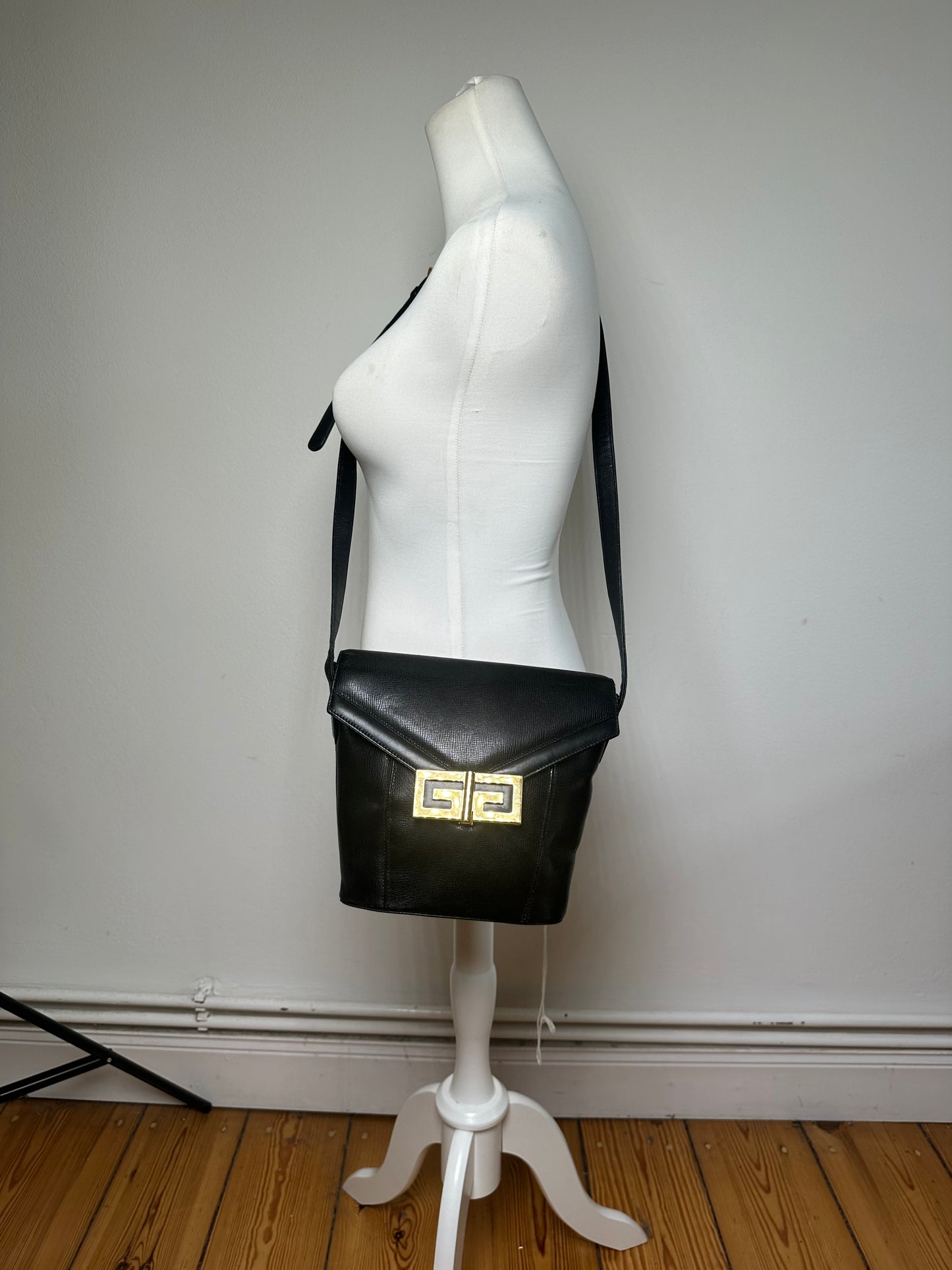 Vintage Givenchy Logo Embossed Leather Shoulder Bag Black Gold