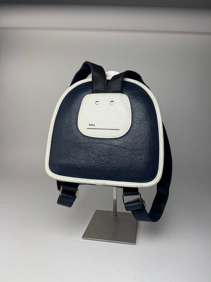 Sac à dos vintage Courreges Paris en cuir bleu marine et blanc