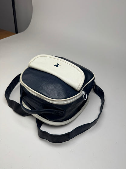 Sac à dos vintage Courreges Paris en cuir bleu marine et blanc