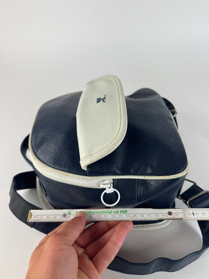 Sac à dos vintage Courreges Paris en cuir bleu marine et blanc