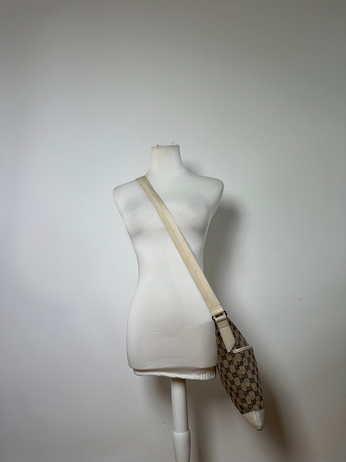 Vintage Gucci GG Monogram Canvas Crossbody Bag Early 2000s Beige Brown
