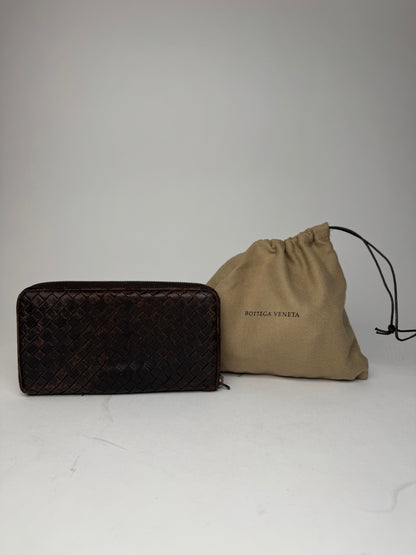 Vintage Bottega Veneta Zippy Intrecciato Leather Wallet Brown
