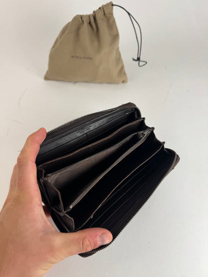 Vintage Bottega Veneta Zippy Intrecciato Leather Wallet Brown