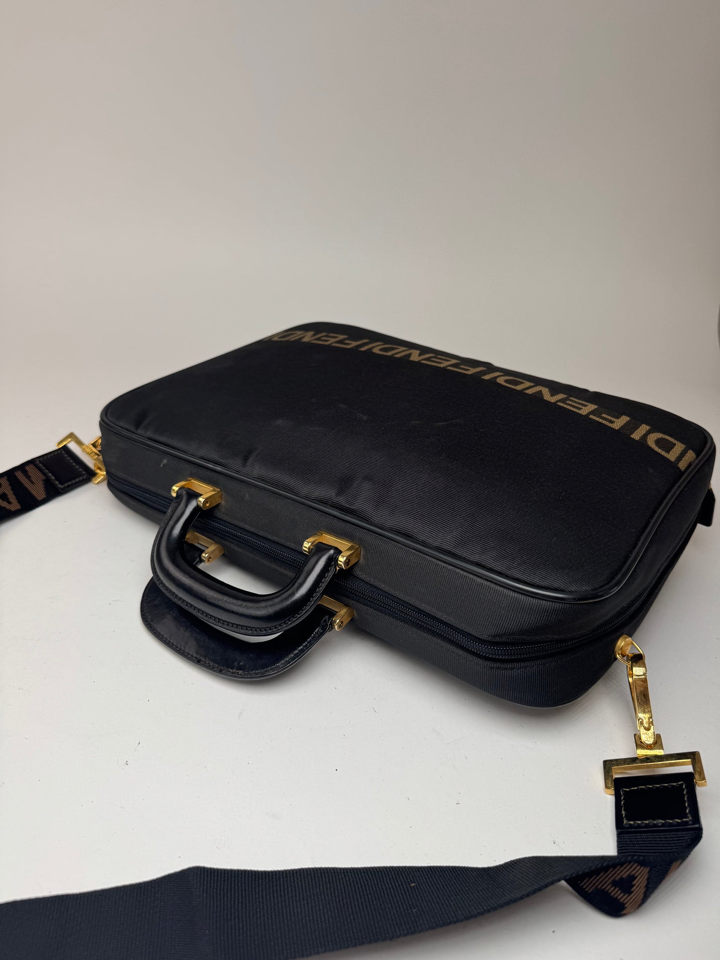 Sac vintage Fendi Roma 2Way noir or