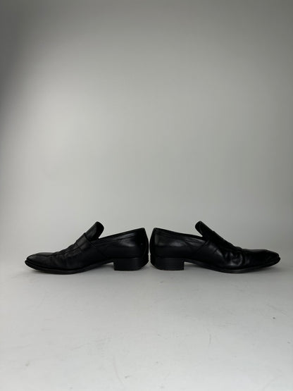 Vintage Gucci Black Leather Loafers with Iconic GG Logo