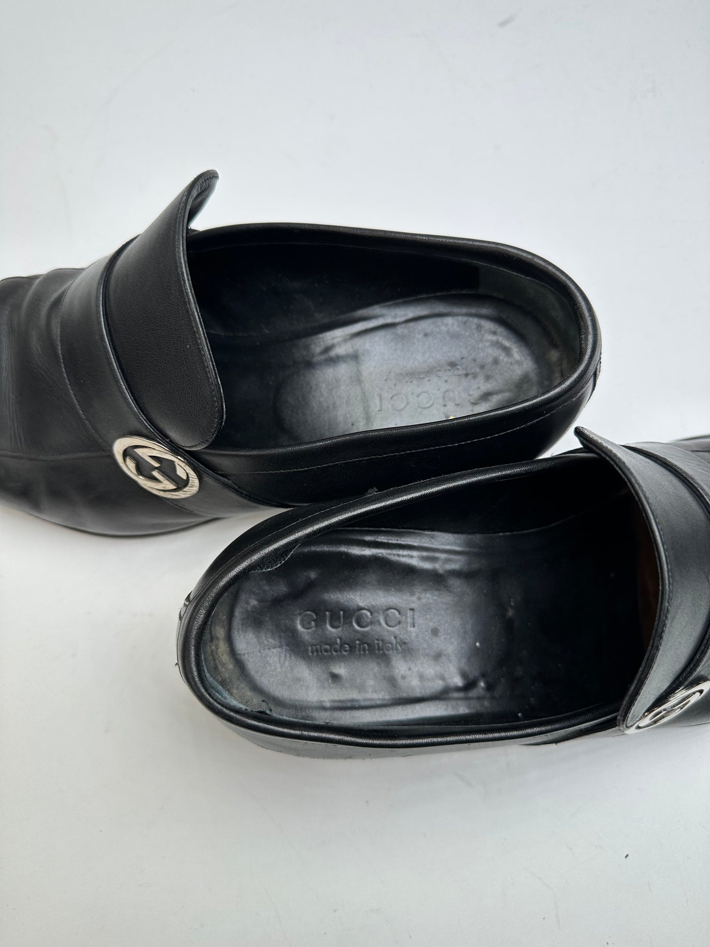 Vintage Gucci Black Leather Loafers with Iconic GG Logo