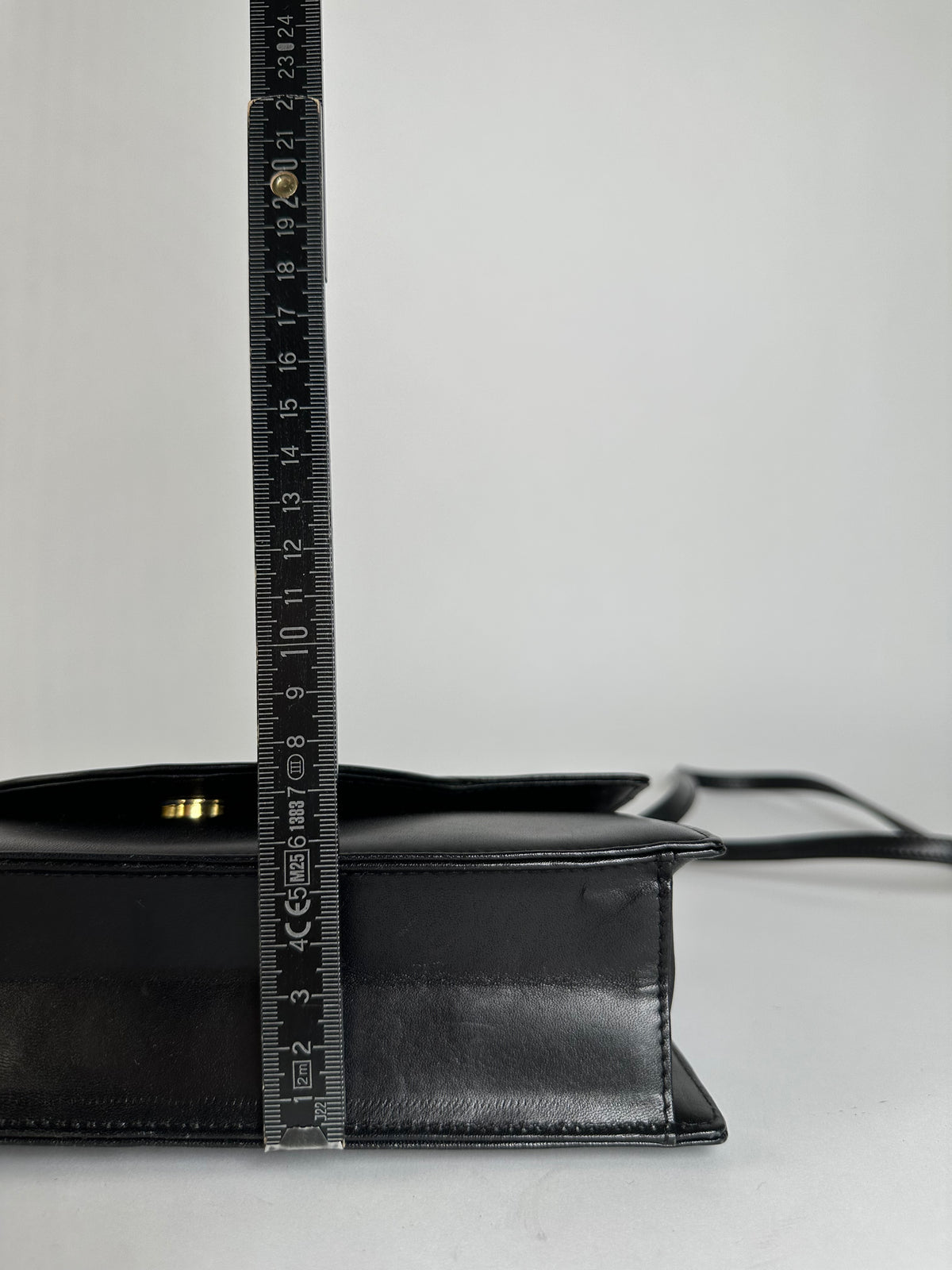 Vintage Givenchy 4G Logo Leather Flap Crossbody Bag Late 1980s Black