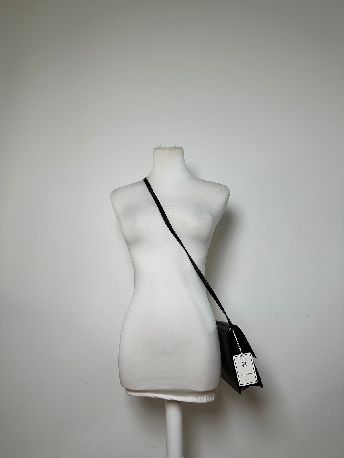 Vintage Givenchy 4G Logo Leather Flap Crossbody Bag Late 1980s Black