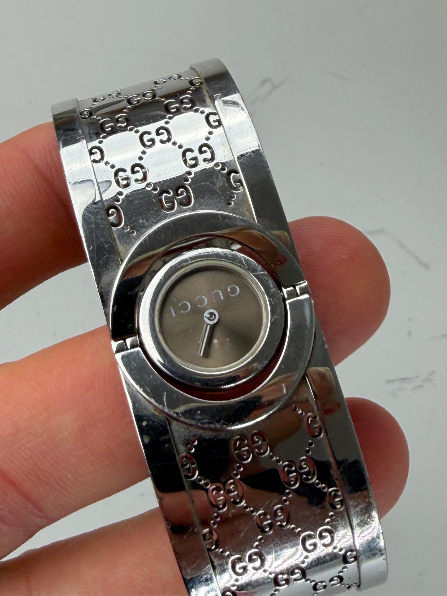 Vintage Gucci GG Motif Stainless Steel Bracelet Watch Silver