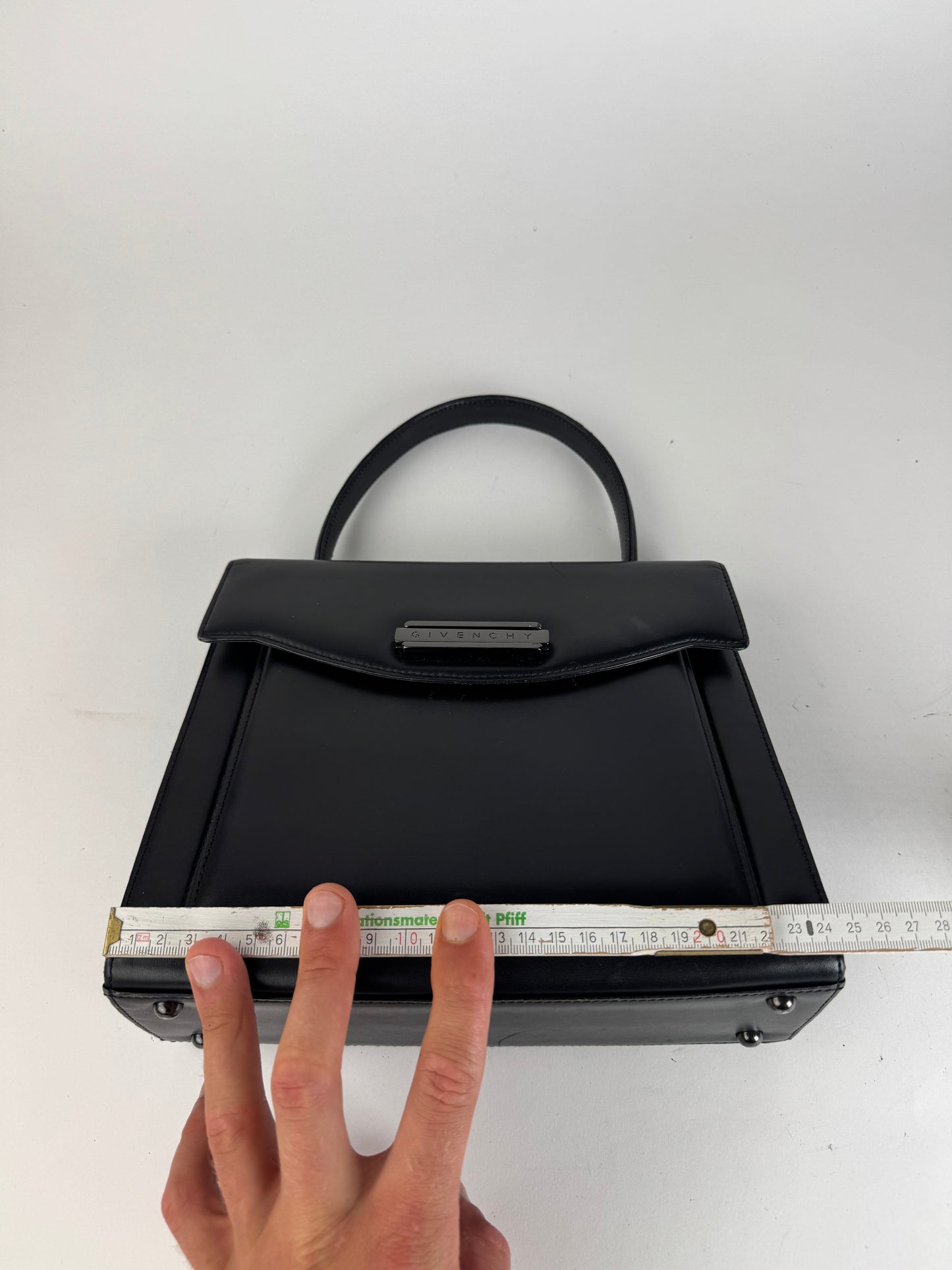 Vintage Givenchy Leathe bag black