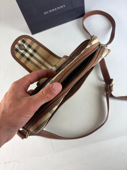 Vintage Burberry Haymarket Check Crossbody Bag Beige Red Black
