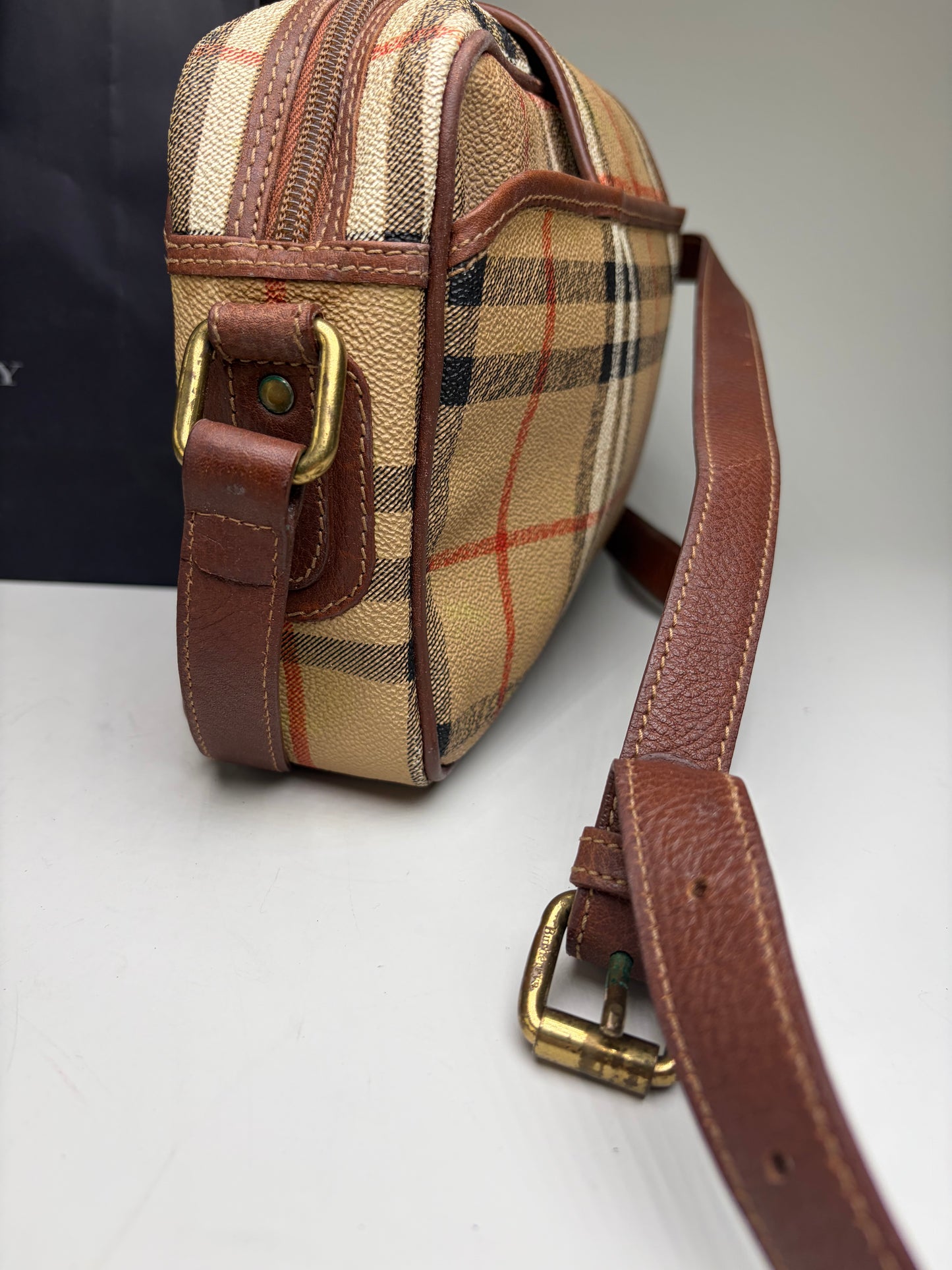 Vintage Burberry Haymarket Check Crossbody Bag Beige Red Black