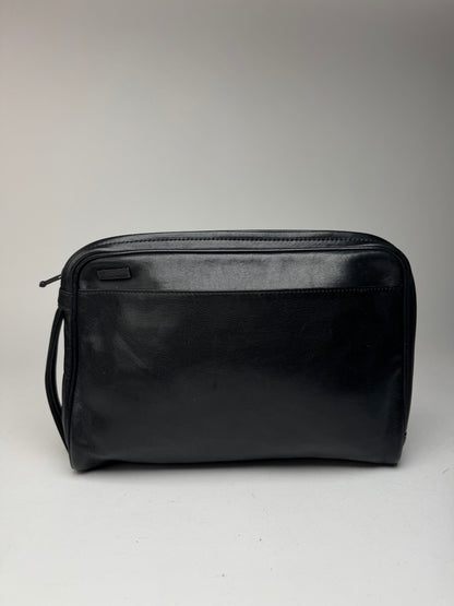 Pochette vintage en cuir noir Issey Miyake